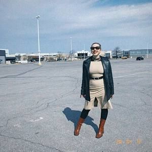 Meet your Posher, Émilie